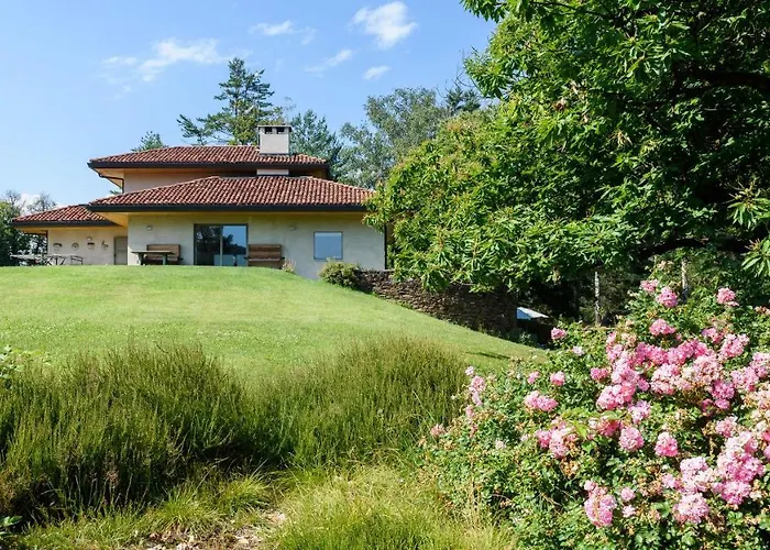 Maggiore Alture Di Stresa Casa Nel Bosco Confinante Con Il Golf Des Iles Borromees Villa Brisino