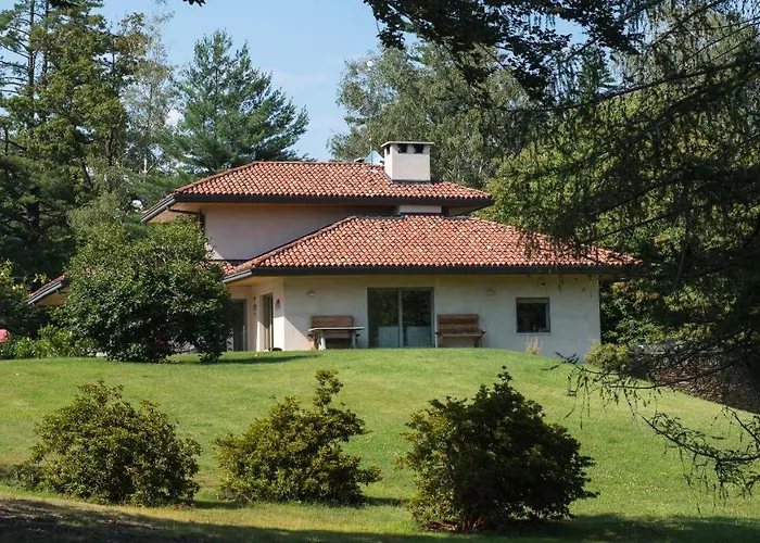 Villa Maggiore Alture Di Stresa Casa Nel Bosco Confinante Con Il Golf Des Iles Borromees